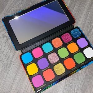 Makeup Revolution Forever Flawless Eyeshadow Palette - Bird of Paradise
